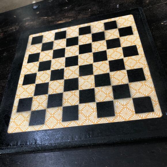 Scrapbook Chess Set - Vintage Yellow - Picture 6 of 13